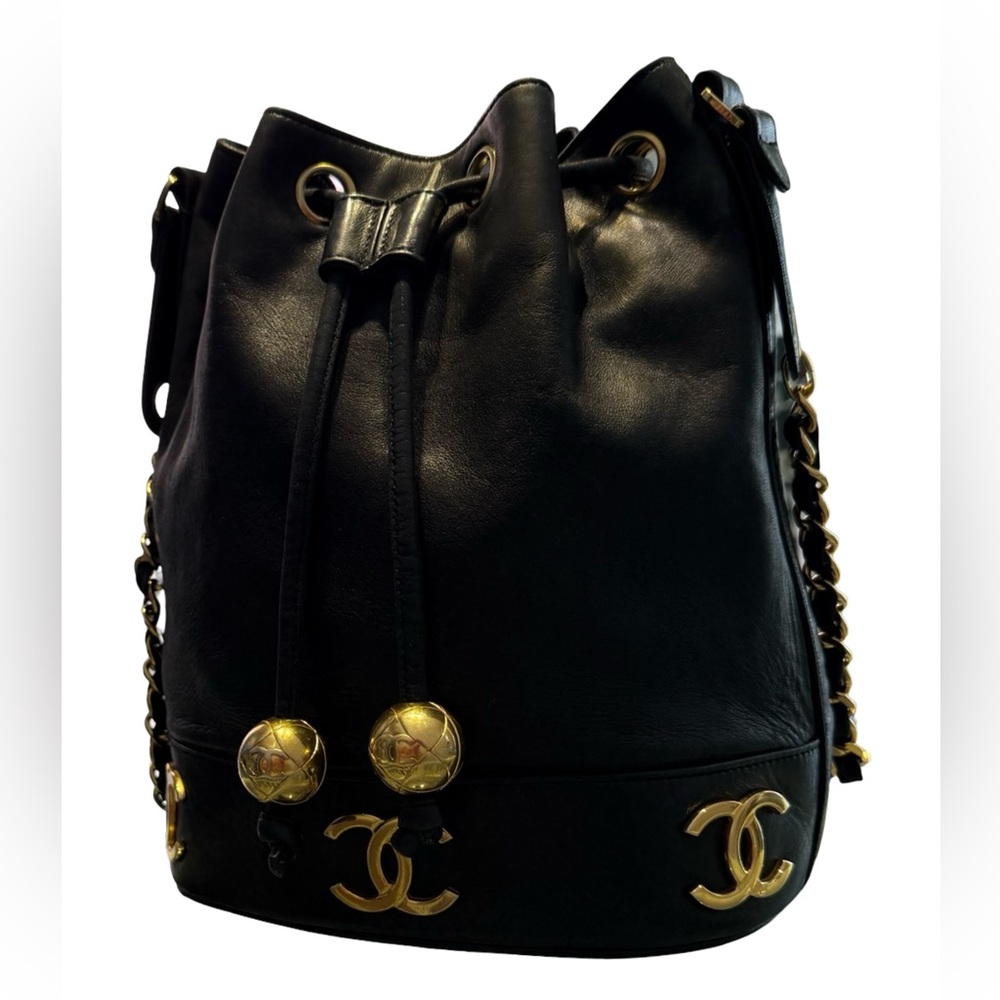 Authentic vintage 1992 Chanel Black Drawstring Bucket Bag Gold CC logo Rare